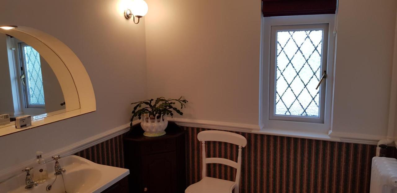 Wychwood House Bed & Breakfast Penally Dış mekan fotoğraf