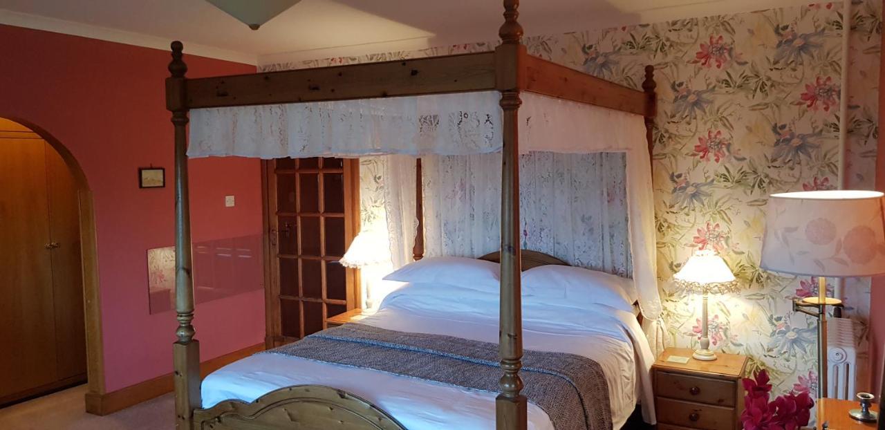Wychwood House Bed & Breakfast Penally Dış mekan fotoğraf