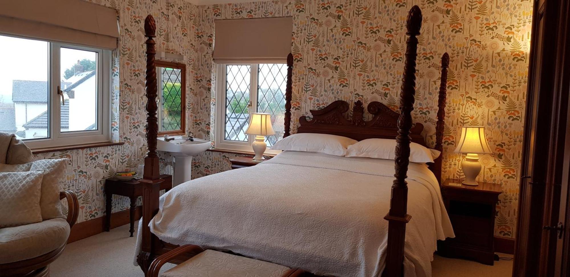 Wychwood House Bed & Breakfast Penally Oda fotoğraf